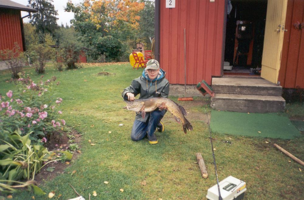 Atronjoki (Varpaisjärvi)
Hauki, 6.8 kg 101.5 cm (22.10.2001)