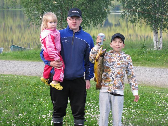 Perheemme ensi taimen Immeljärven kauniista maisemista
