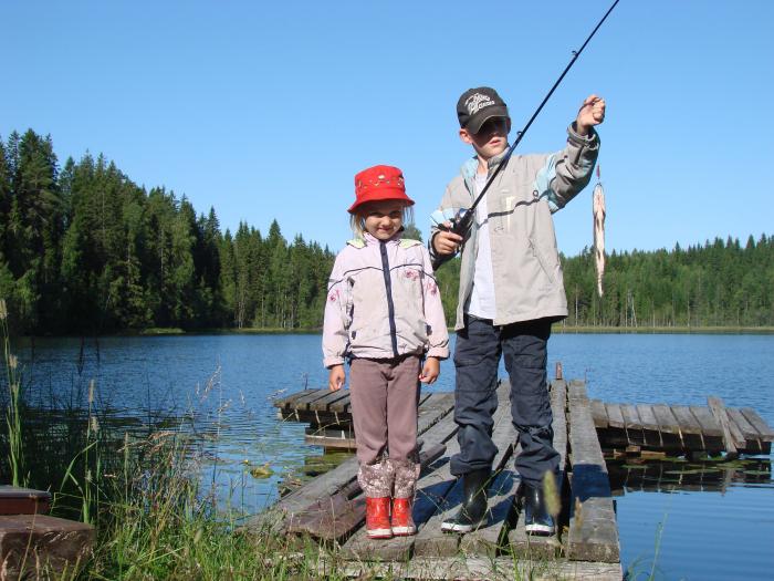 RUOVESI PAJUJÄRVI  JOSTA POJANPOIKANI
KASPER SAI ELÄMÄNSÄ ENSIMMÄISEN HAUEN
UISTIMELLA  HEINÄKUUSSA 2009  TUKENA OLI
SISKONSA EMPPU   LÄH. PAPPA-MATTI
kivisto.matti@gmail.com